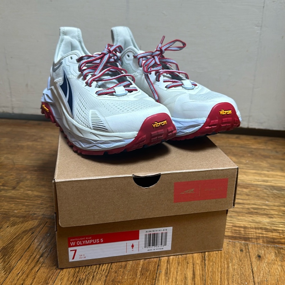 Altra Olympus 5 Women Trail Sneaker